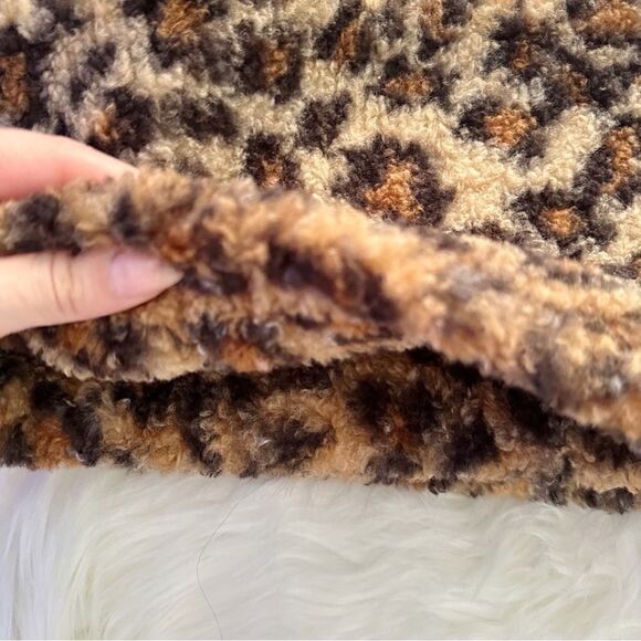 ɴᴡᴏᴛ ᴄᴀʟᴠɪɴ ᴋʟᴇɪɴ ᴘʟᴜꜱʜ ʟᴇᴏᴘᴀʀᴅ ɪɴꜰɪɴɪᴛʏ ᴄᴏᴡʟ ꜱᴄᴀʀꜰ - Picture 6 of 17